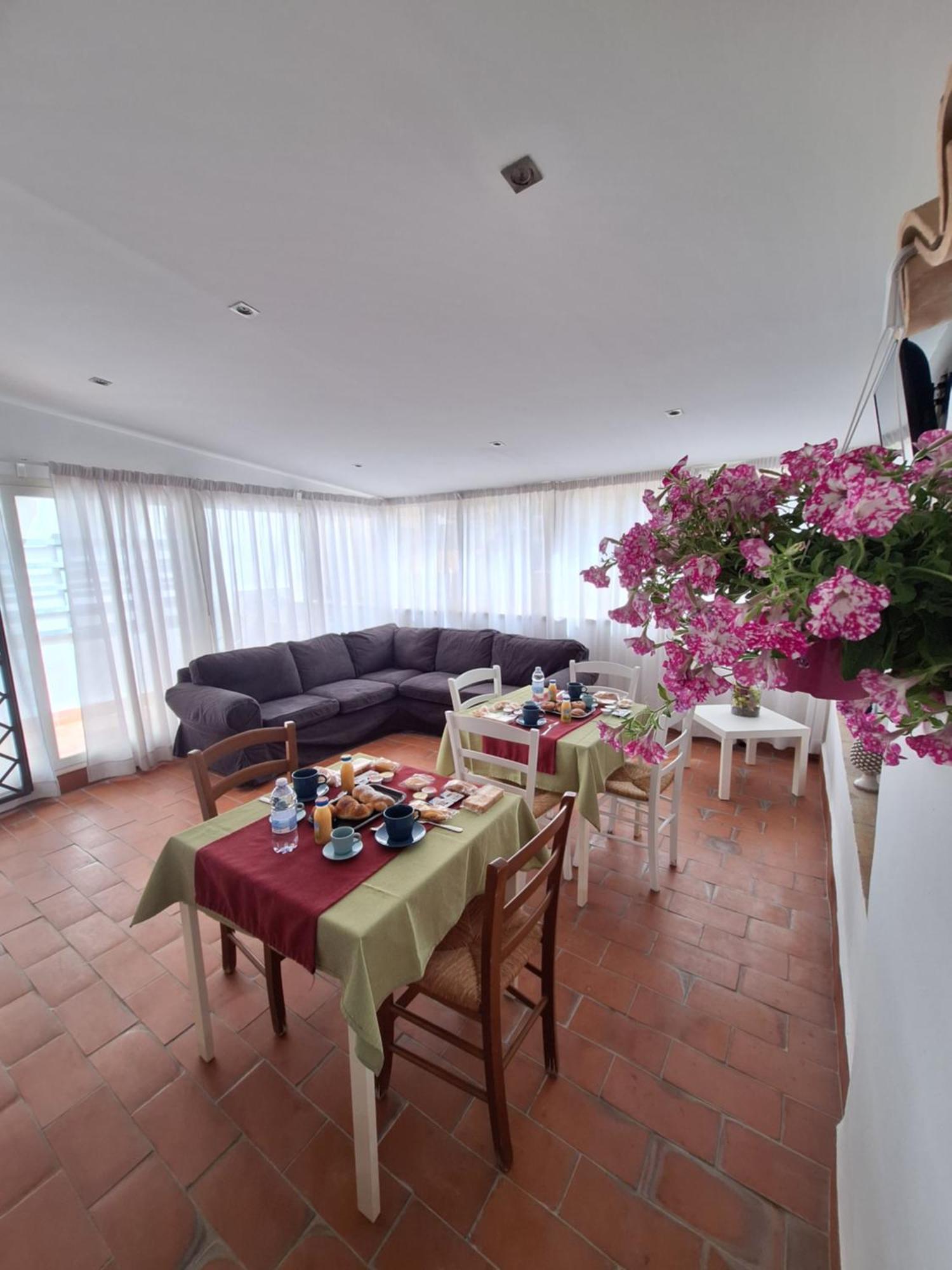 B&B Antichi Colori Cinisi Bagian luar foto
