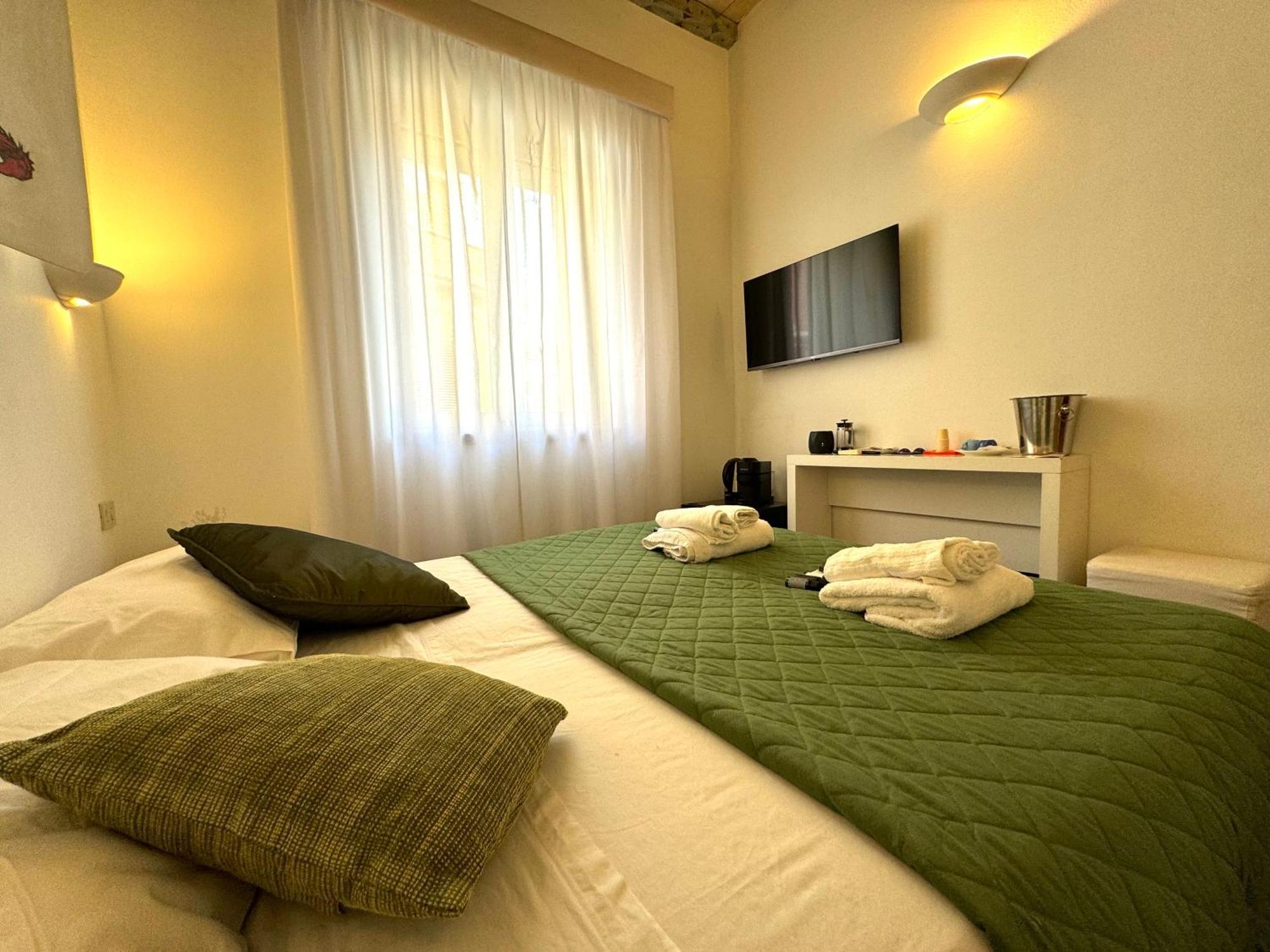 B&B Antichi Colori Cinisi Bagian luar foto